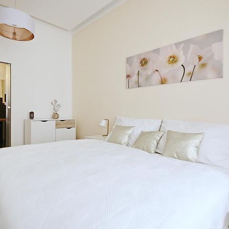 Luxury Center Apt. Charles Bridge Walking Distance Praga Exterior foto