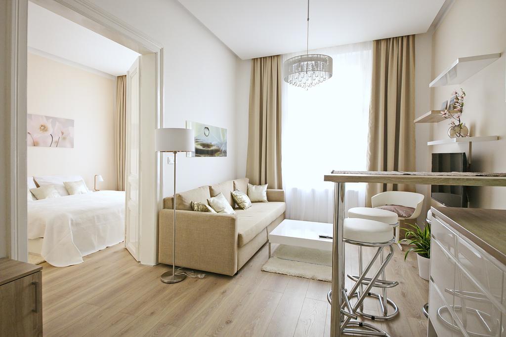 Luxury Center Apt. Charles Bridge Walking Distance Praga Exterior foto
